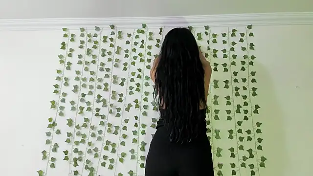 miadaviesx online show from 12-18-25, 07:09