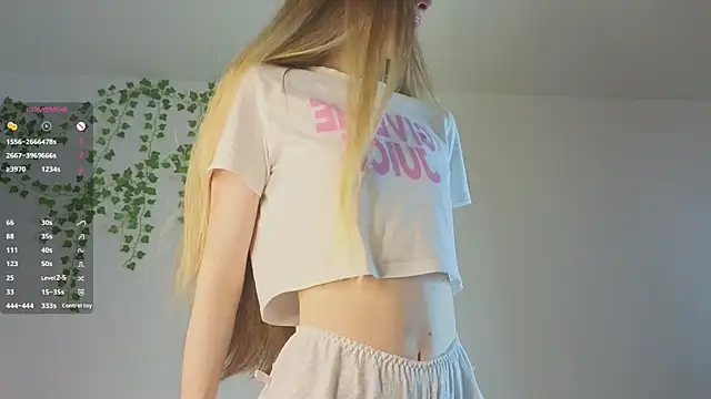 KissyCloud online show from 11-17-25, 08:20