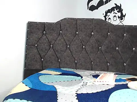 LiamANDJordan online show from 05-17-26, 01:58