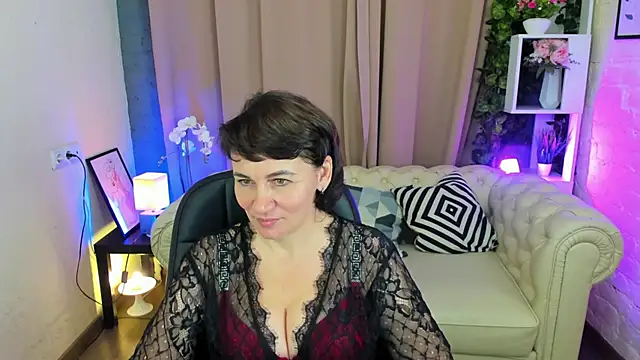 Snapshot of Demi_Mature chatting on 10-22-25, 07:41 Demi Mature online show from 10-22-25, 07:41