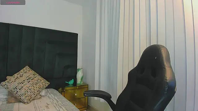 EmmaCarther online show from 11-11-25, 06:19