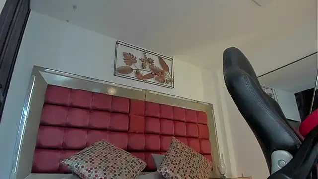 EmmaCarther online show from 11-21-25, 06:06