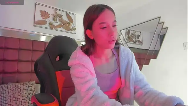 EmmaCarther online show from 11-23-25, 05:57