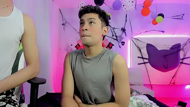 Twinks boys s online show from 10-26-25, 03:34