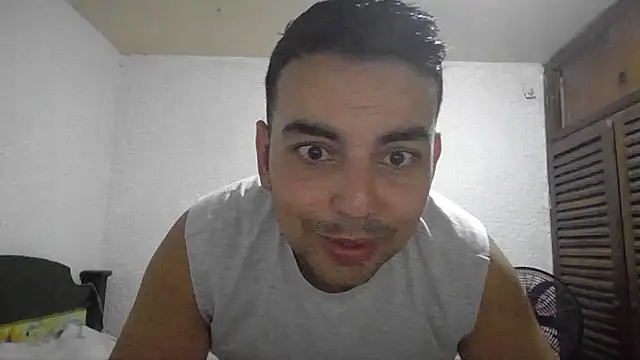 Snapshot of axel_jhones_ chatting on 11-04-25, 10:53 axel jhones online show from 11-04-25, 10:53