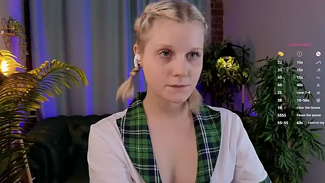 ShineJoan online show from 11-11-25, 11:05