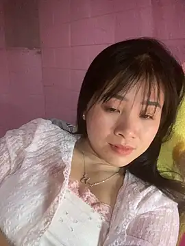 Snapshot of o-one-o chatting on 12-16-25, 02:33 o-one-o online show from 12-16-25, 02:33