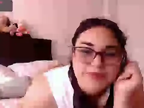 Snapshot of mira_cherry02 chatting on 04-02-26, 08:39 mira cherry02 online show from 04-02-26, 08:39