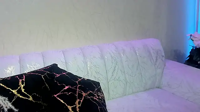 SofiaDiFiore online show from 10-28-25, 03:14