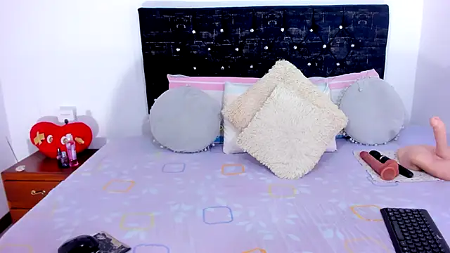 RubyLuxeX online show from 05-23-26, 05:50