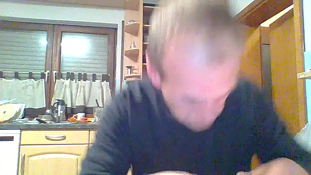 tommy3300 online show from 11-05-25, 05:40