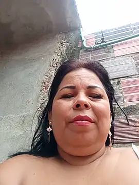 Snapshot of mother2-divorced chatting on 06-03-26, 02:33 mother2-divorced online show from 06-03-26, 02:33