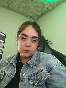 mirandahvelez online show from 10-24-25, 09:06