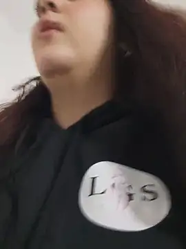 mirandahvelez online show from 10-25-25, 05:04