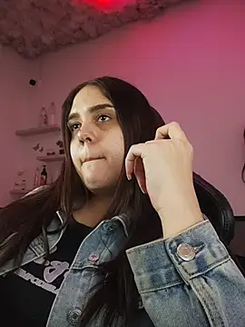 mirandahvelez online show from 10-31-25, 06:25