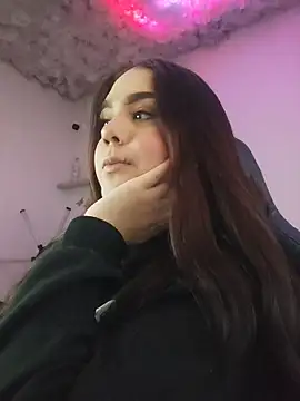 mirandahvelez online show from 11-27-25, 08:00