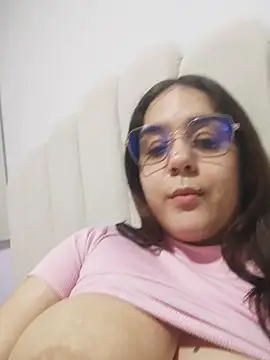 mirandahvelez online show from 12-14-25, 05:02