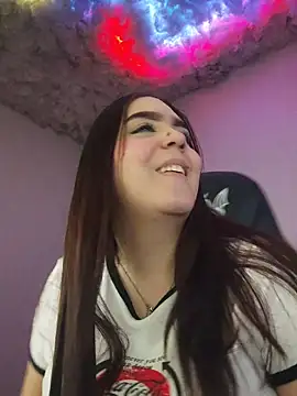 mirandahvelez online show from 12-15-25, 01:54