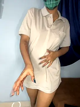 Snapshot of Cute_Marina chatting on 10-29-25, 05:14 Cute Marina online show from 10-29-25, 05:14