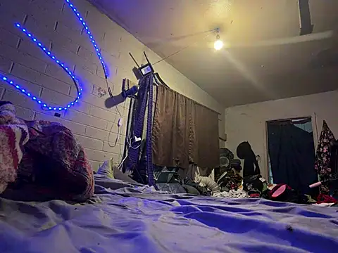 Snapshot of PiratingAqua chatting on 03-11-26, 02:39 PiratingAqua online show from 03-11-26, 02:39