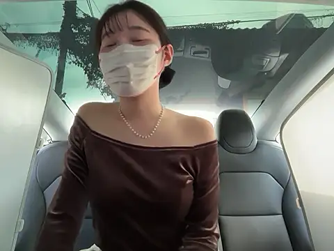 Snapshot of karenchaaan chatting on 10-29-25, 01:30 karenchaaan online show from 10-29-25, 01:30