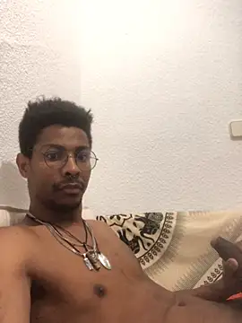 Snapshot of Albert_Madrid chatting on 11-29-25, 08:28 Albert Madrid online show from 11-29-25, 08:28