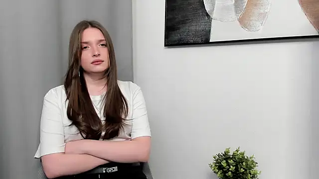 GiaKirtley online show from 10-22-25, 04:07