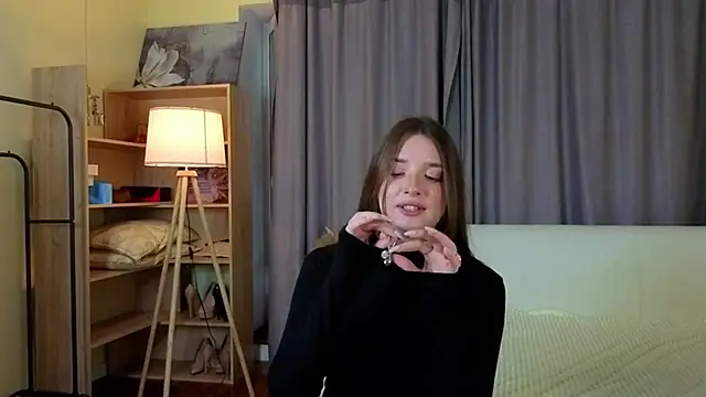 GiaKirtley online show from 10-28-25, 12:41