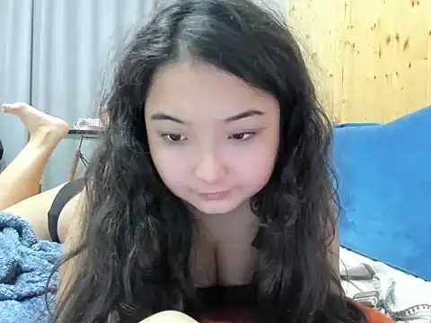 miomyao online show from 10-24-25, 02:35