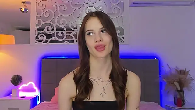 LuisaClover online show from 02-22-26, 01:42