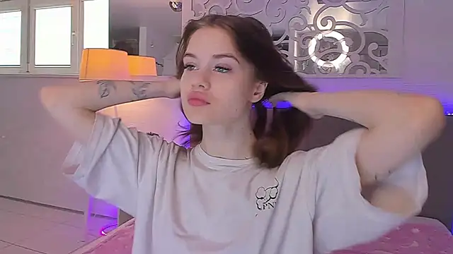 LuisaClover online show from 04-27-26, 12:25