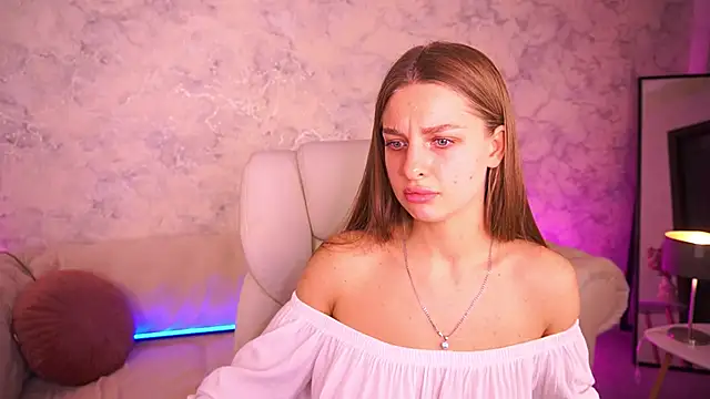 Snapshot of Ami_San chatting on 10-22-25, 07:13 Ami San online show from 10-22-25, 07:13