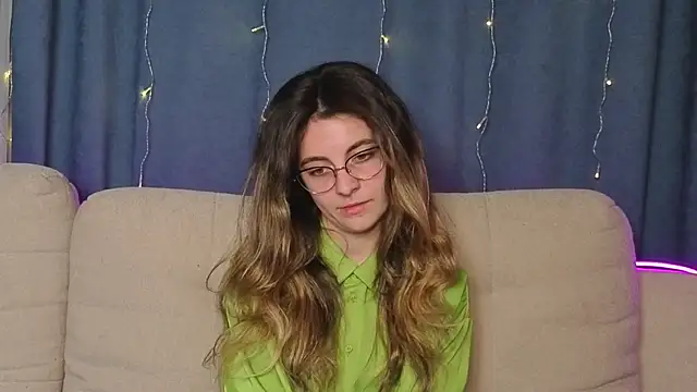 CasandraMickell online show from 11-13-25, 08:19