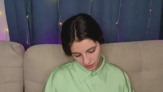 CasandraMickell online show from 11-14-25, 04:17