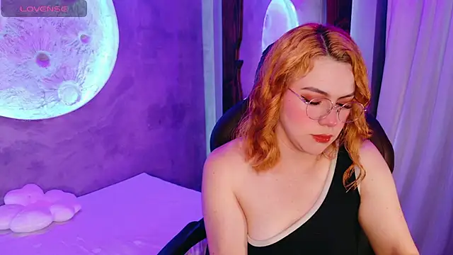 sussiestrawberry online show from 11-21-25, 10:14