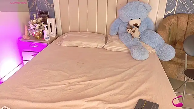 iam nicolle online show from 11-20-25, 12:38