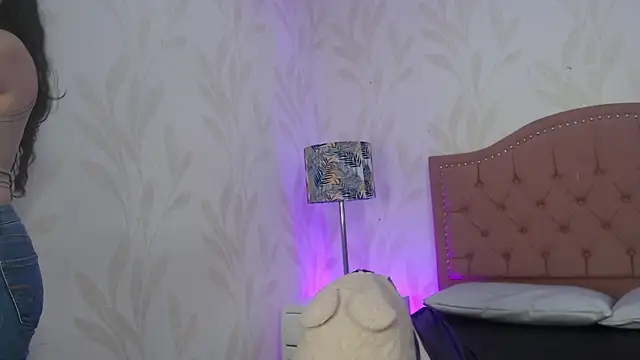 Snapshot of Emmy_Palacios chatting on 11-28-25, 12:08 Emmy Palacios online show from 11-28-25, 12:08