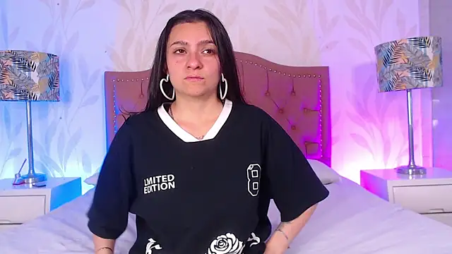 Snapshot of Emmy_Palacios chatting on 12-17-25, 12:11 Emmy Palacios online show from 12-17-25, 12:11