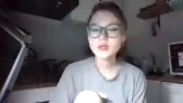 LilysTaylor online show from 10-24-25, 03:19