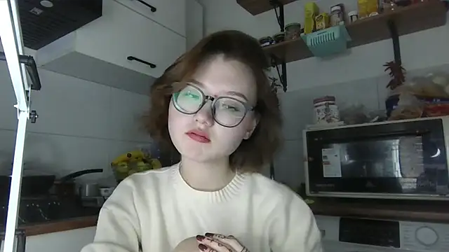 LilysTaylor online show from 10-27-25, 03:27