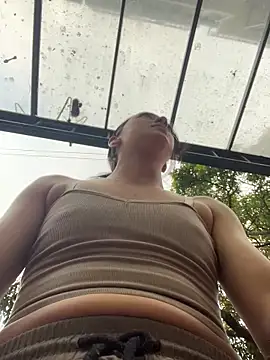 Lia  white online show from 12-16-25, 10:15