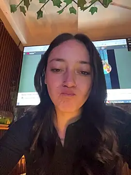 Lia  white online show from 12-19-25, 09:55