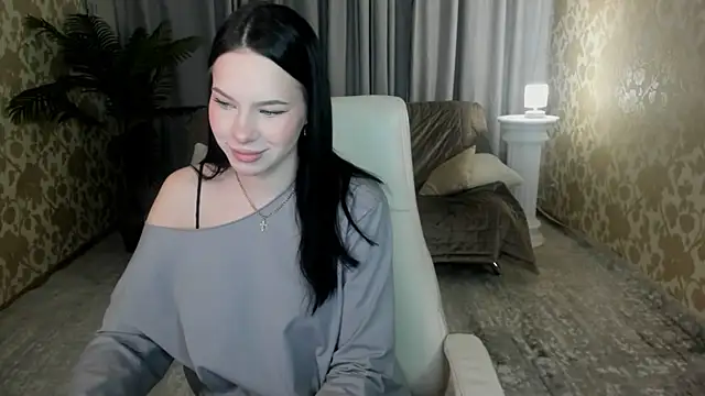 Snapshot of FloraCherry chatting on 11-12-25, 11:43 FloraCherry online show from 11-12-25, 11:43