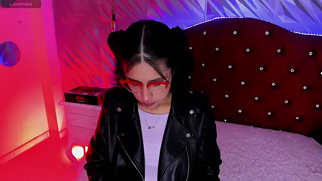 Roxanne Han online show from 04-24-26, 12:07