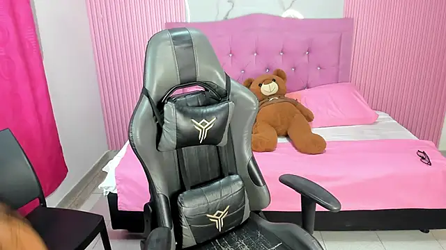 Milu 17 online show from 10-29-25, 10:50