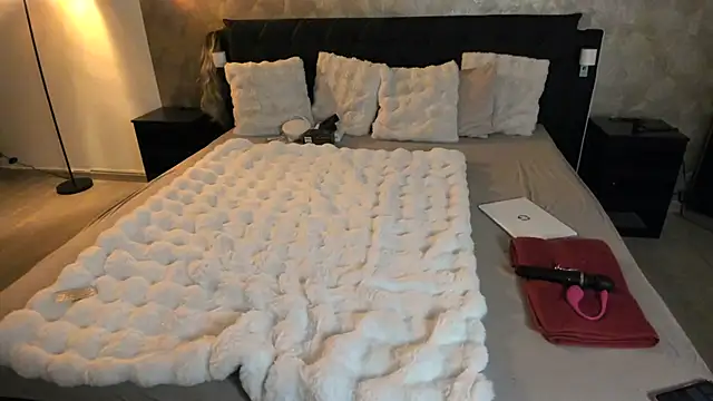 Amanda-JewelzX online show from 11-13-25, 09:36