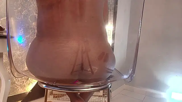 NaomiQueents online show from 11-01-25, 01:46