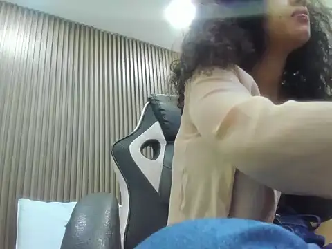 agata18  online show from 03-18-26, 07:17