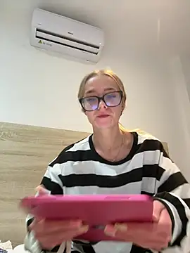 Snapshot of Lilbratofficial chatting on 05-03-26, 05:19 Lilbratofficial online show from 05-03-26, 05:19