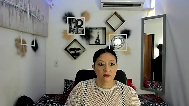 Snapshot of tatis_sofia chatting on 11-20-25, 01:00 tatis sofia online show from 11-20-25, 01:00